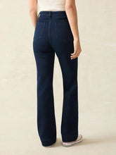 Load image into Gallery viewer, Faherty Stretch Pant Pocket Jean Dark Wash