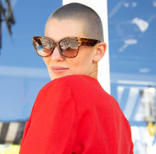 Load image into Gallery viewer, Marvelous  - Sunglasses Champagne
