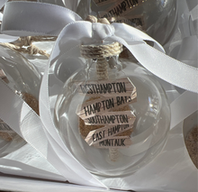 Load image into Gallery viewer, Glass Hampton’s Ornament
